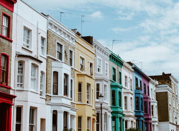 What Are the Best Strategies for Retrofitting Historic UK Properties for Energy Efficiency?